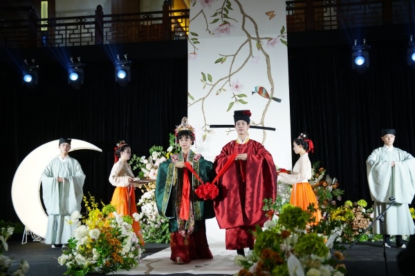 信钰证券  荣昌区第十届七夕河灯旅游文化节暨非遗消夏购物月活动即将举行