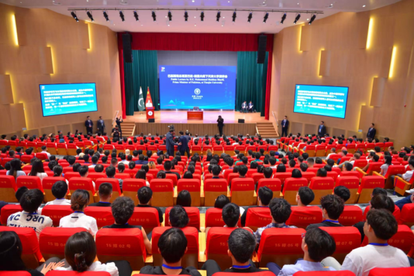 鼎茂策略 两国总理，访问顶级985大学