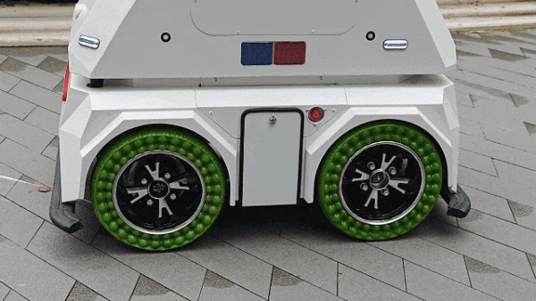 聚赢配资网 无人车，穿“新鞋”！跑出加速度